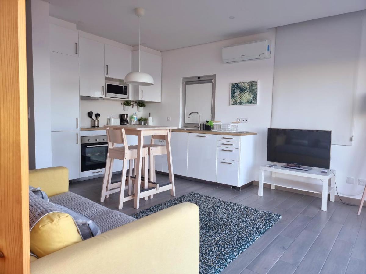 Bay House - Seascape Apartment ปอนตาเดลกาดา ภายนอก รูปภาพ